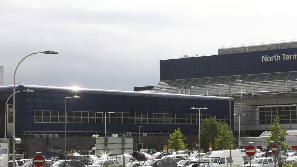 London Gatwick vs Heathrow: Which Airport Should You Choose? (2026 Guide) 4 London Gatwick Airport North Terminal