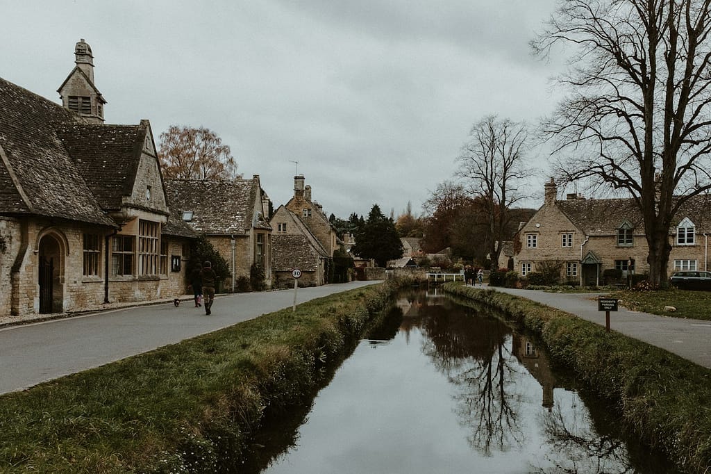 Heathrow Airport Premium Transfers for American Travelers : Discover the UK in Comfort 2 Heathrow to Bibury, Cotswolds Transfers