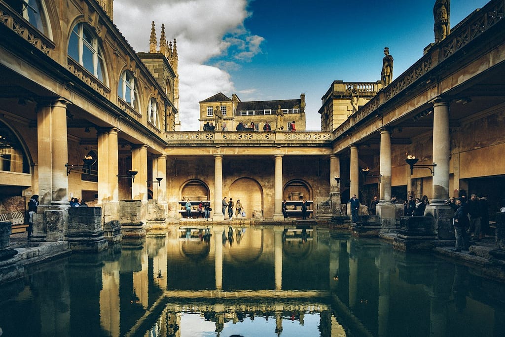 Heathrow Airport Premium Transfers for American Travelers : Discover the UK in Comfort 3 Heathrow to Bath Transfers