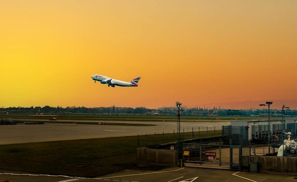 Transfers from London City Airport to Heathrow: What You Need to Know 1 transfers from london city airport to heathrow